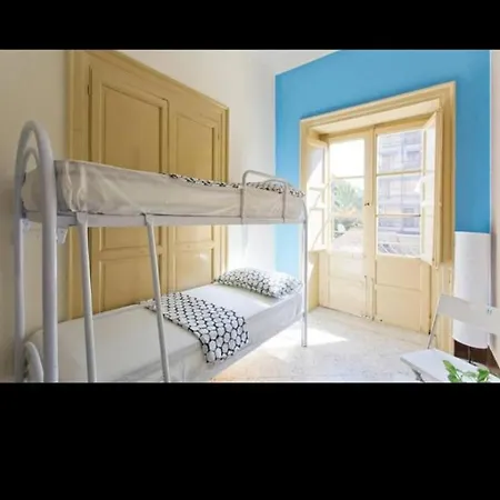 Hostel Moon Light *